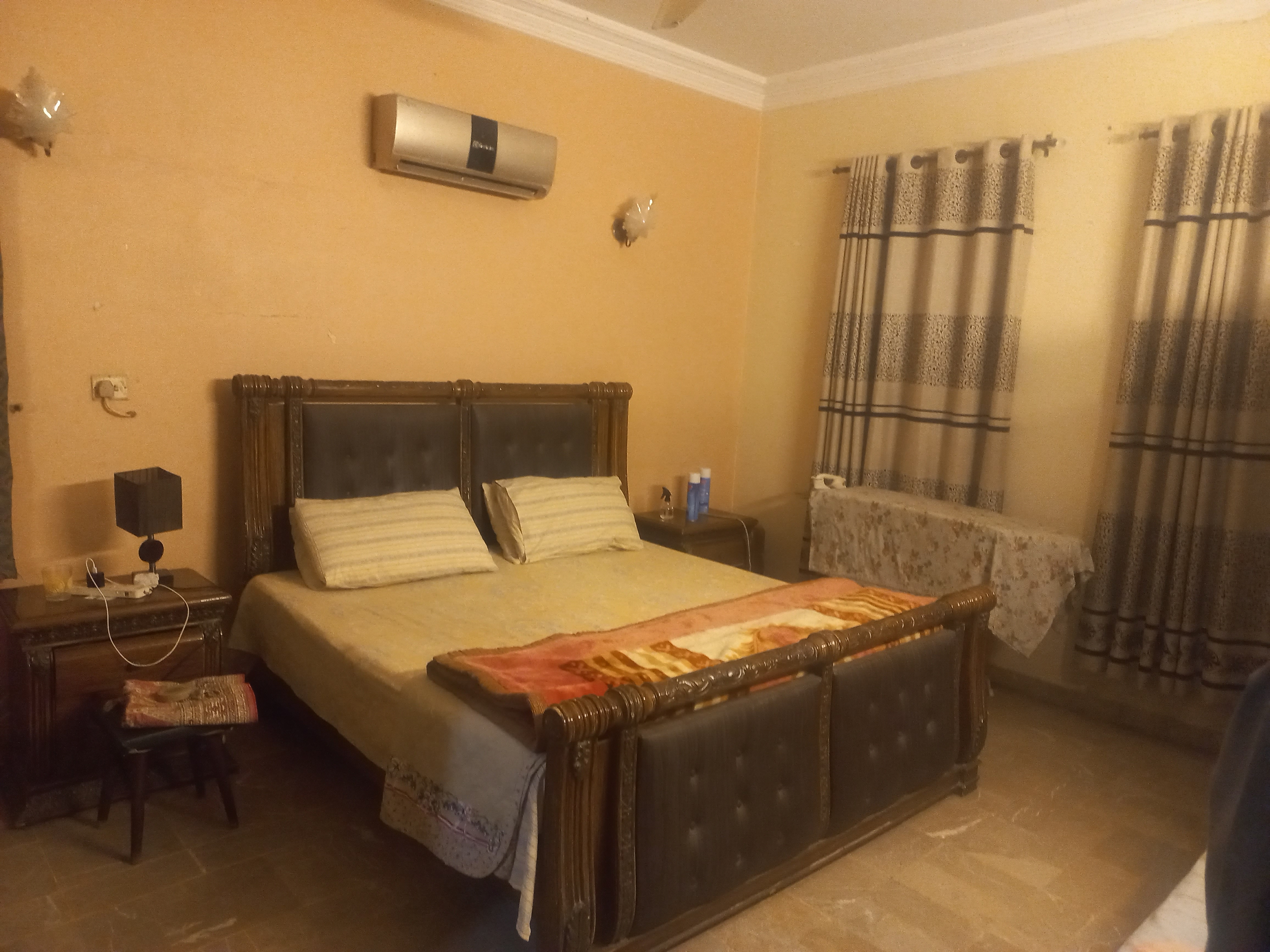 Bungalow For Sale 600 Yard